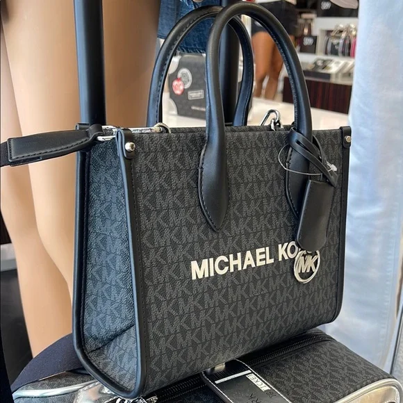 Michael Kors Mirella Small Signature Logo Crossbody Bag
Black
NWT - Picture 7 of 16